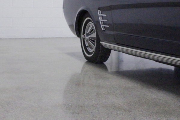 400-grit polished concrete flooring solution for a show-garage
